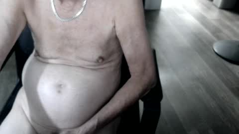 Snapshot of pastelito76 chatting on 08-01-26, 03:50 Bob online show from 08-01-26, 03:50