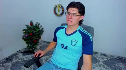 Snapshot of patrik027 chatting on 12-14-24, 08:51 .... online show from 12-14-24, 08:51