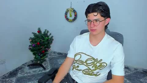 Snapshot of patrik027 chatting on 12-16-24, 08:58 .... online show from 12-16-24, 08:58