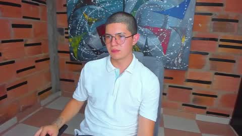 Snapshot of patrik027 chatting on 01-17-25, 04:26 .... online show from 01-17-25, 04:26