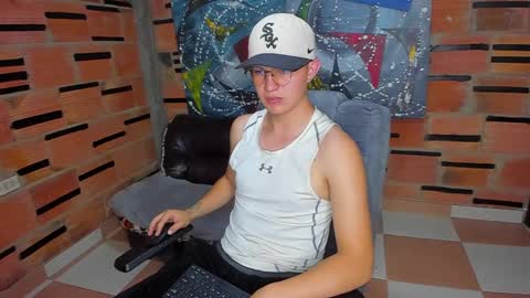 Snapshot of patrik027 chatting on 02-05-25, 09:18 .... online show from 02-05-25, 09:18