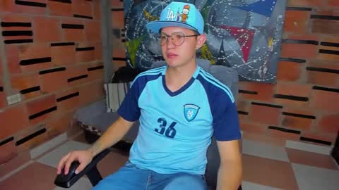 Snapshot of patrik027 chatting on 02-14-25, 02:02 .... online show from 02-14-25, 02:02