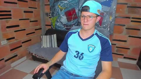 Snapshot of patrik027 chatting on 02-14-25, 10:58 .... online show from 02-14-25, 10:58