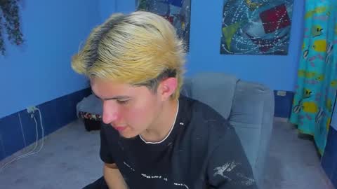 Snapshot of patrik027 chatting on 09-22-25, 06:54 .... online show from 09-22-25, 06:54