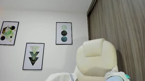 Snapshot of patyy_37 chatting on 06-20-26, 02:20 Paty online show from 06-20-26, 02:20