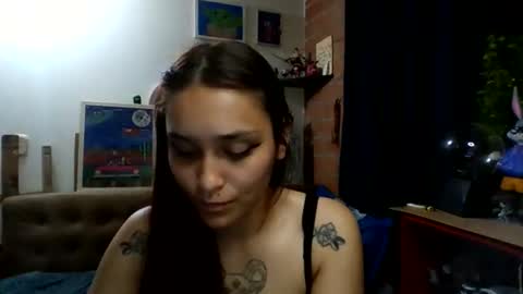 Snapshot of pau_cat chatting on 05-21-26, 06:20 Pau online show from 05-21-26, 06:20