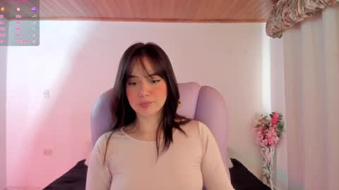 Snapshot of pau_cute chatting on 01-03-25, 03:33 Sofa online show from 01-03-25, 03:33