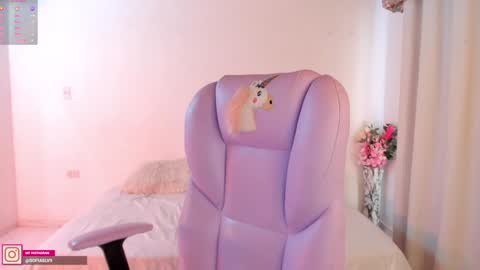 Snapshot of pau_cute chatting on 01-18-25, 03:38 Sofa online show from 01-18-25, 03:38