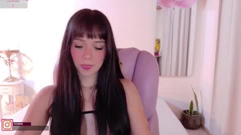 Sofa online show from 03-25-26, 04:29