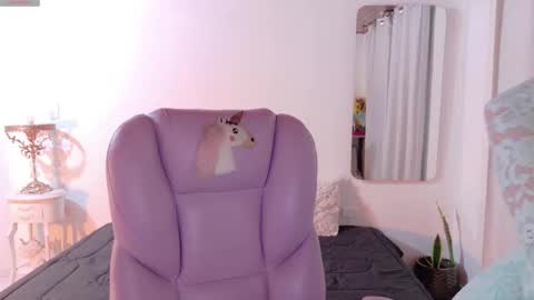 Sofa online show from 03-26-26, 06:46