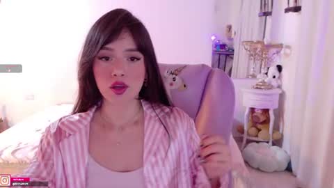 Snapshot of pau_cute chatting on 07-04-26, 04:51 Sofa online show from 07-04-26, 04:51