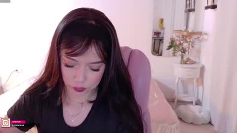 Snapshot of pau_cute chatting on 07-16-26, 07:20 Sofa online show from 07-16-26, 07:20
