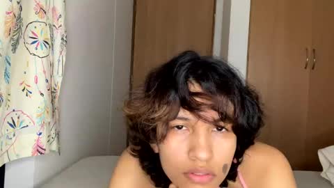 Snapshot of pau_heart chatting on 12-11-24, 05:32 Paulina        online show from 12-11-24, 05:32