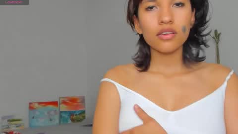 Snapshot of pau_heart chatting on 01-16-25, 08:43 Paulina        online show from 01-16-25, 08:43