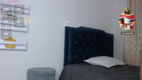 Snapshot of pau_heart chatting on 01-30-25, 01:11 Paulina        online show from 01-30-25, 01:11