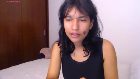 Snapshot of pau_heart chatting on 10-24-25, 04:36 Paulina        online show from 10-24-25, 04:36