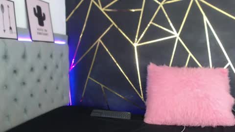 Snapshot of pau_torres_ chatting on 04-29-26, 01:26 paulina online show from 04-29-26, 01:26