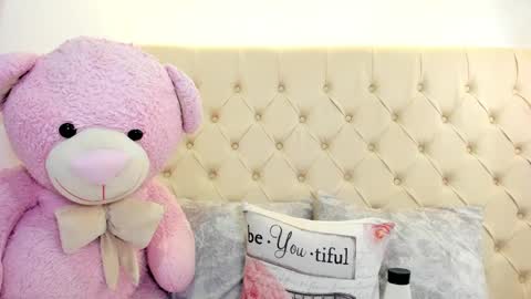 Pau online show from 04-12-26, 12:43