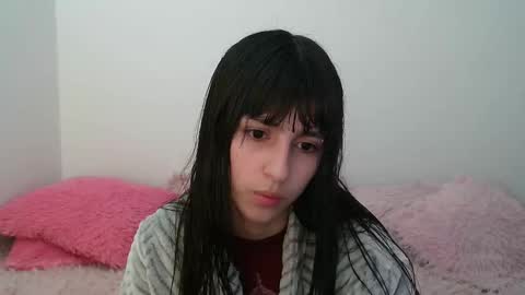 Snapshot of paulainblue chatting on 02-20-25, 05:01   online show from 02-20-25, 05:01