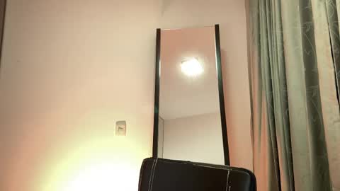 Snapshot of paulainblue chatting on 05-17-26, 03:37 online show from 05-17-26, 03:37