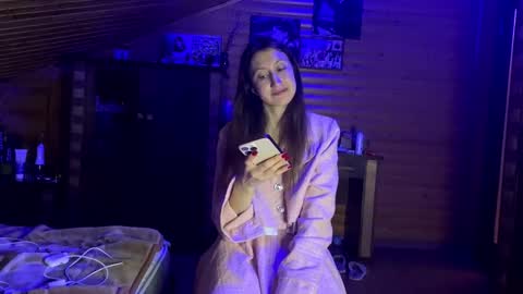 Ashley Cooper online show from 10-04-25, 07:12