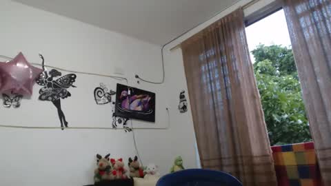 Snapshot of paulet_ chatting on 01-06-25, 10:58 paulet latiin online show from 01-06-25, 10:58