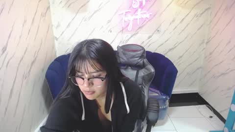 Live 800am 200pm COLOMBIAN HOUR online show from 03-12-25, 08:41