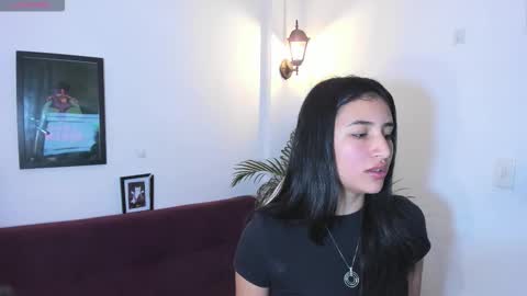 Snapshot of paulina_moons_1 chatting on 12-14-25, 04:07 paulina moos 1 online show from 12-14-25, 04:07