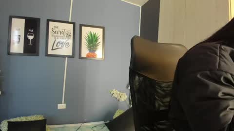 Snapshot of paulinaduarte_ chatting on 04-22-26, 12:18 Paulina online show from 04-22-26, 12:18