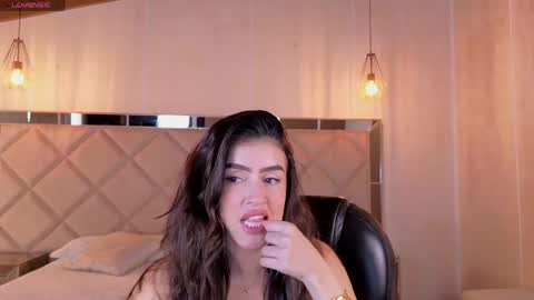 Paulina Santos  online show from 05-17-26, 05:42