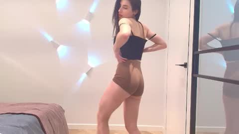 Pauline online show from 12-19-25, 06:37