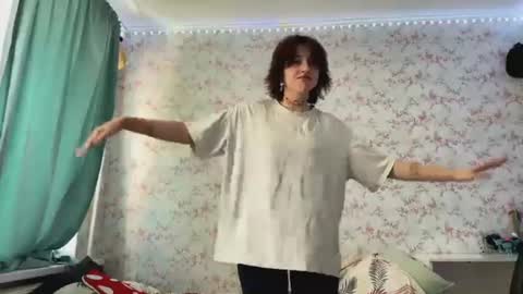 lilyyyyy online show from 06-20-26, 07:55