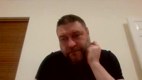 Snapshot of pauljr85 chatting on 05-19-26, 02:18 pauljr85 online show from 05-19-26, 02:18
