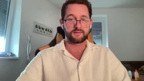 love bush online show from 09-29-25, 04:01