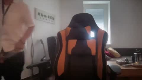 love bush online show from 06-17-26, 02:29