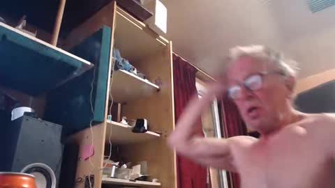 Snapshot of pc8474408 chatting on 09-17-25, 01:02 pc8474408 online show from 09-17-25, 01:02