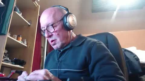 Snapshot of pc8474408 chatting on 11-30-25, 05:50 pc8474408 online show from 11-30-25, 05:50