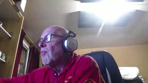 Snapshot of pc8474408 chatting on 12-01-25, 11:10 pc8474408 online show from 12-01-25, 11:10