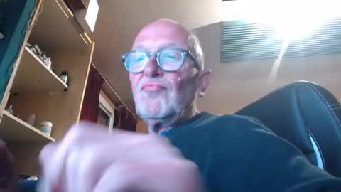 pc8474408 online show from 04-20-26, 06:31