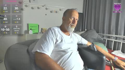 Snapshot of peacetous chatting on 05-24-26, 09:31 Marc online show from 05-24-26, 09:31