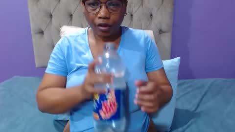 Snapshot of peachassxx chatting on 05-19-26, 05:36 peachy online show from 05-19-26, 05:36