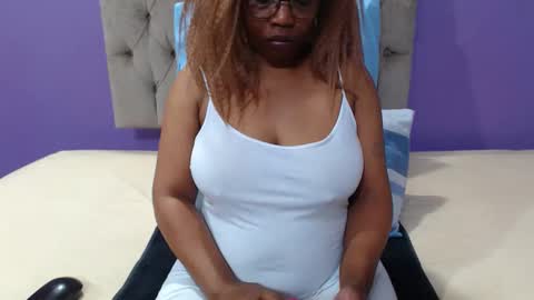 Snapshot of peachassxx chatting on 05-24-26, 05:23 peachy online show from 05-24-26, 05:23