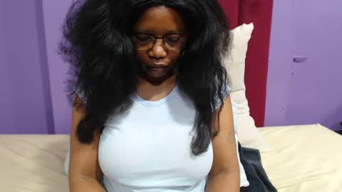 Snapshot of peachassxx chatting on 06-16-26, 05:32 peachy online show from 06-16-26, 05:32