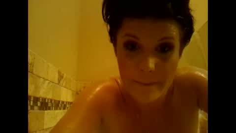 Snapshot of peaches_creme4622 chatting on 11-01-25, 11:40 peaches_creme4622 online show from 11-01-25, 11:40