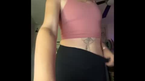 Snapshot of peachesncreampiezz chatting on 06-19-26, 10:02 peachesncreampiezz online show from 06-19-26, 10:02