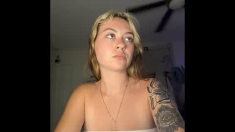 Snapshot of peachesncreampiezz chatting on 06-22-26, 07:55 peachesncreampiezz online show from 06-22-26, 07:55