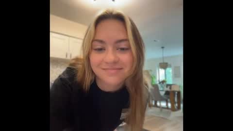 Snapshot of peachesncreampiezz chatting on 07-21-26, 01:57 peachesncreampiezz online show from 07-21-26, 01:57