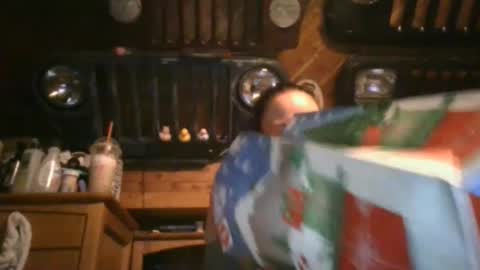 Snapshot of peachtree197 chatting on 12-17-24, 02:33 peachtree197 online show from 12-17-24, 02:33