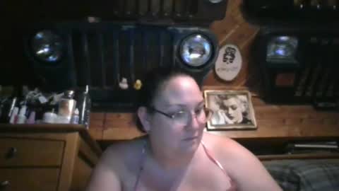 Snapshot of peachtree197 chatting on 12-29-24, 02:17 peachtree197 online show from 12-29-24, 02:17