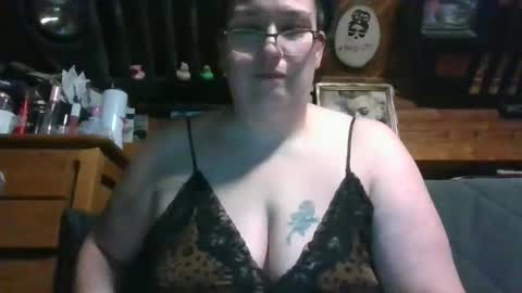 Snapshot of peachtree197 chatting on 02-12-26, 04:18 peachtree197 online show from 02-12-26, 04:18